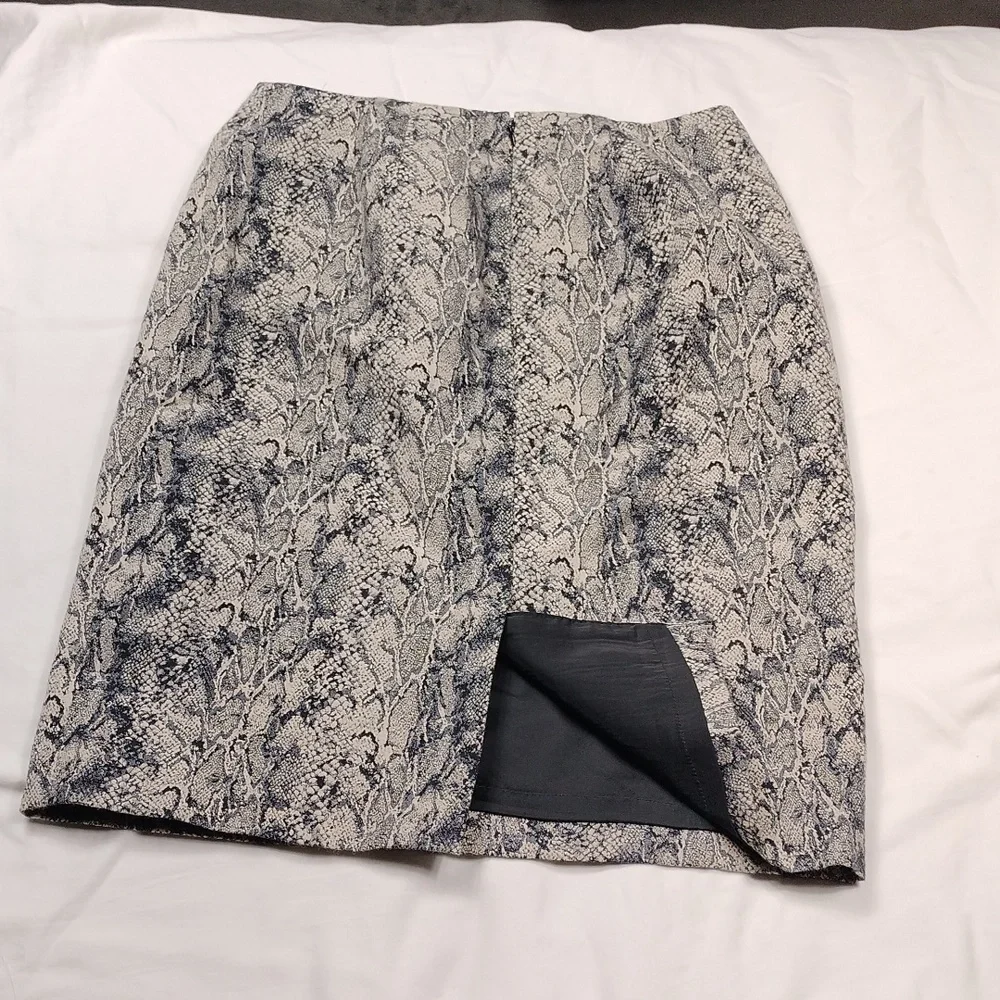 Talbot's women's faux snake skin skirt size 6
